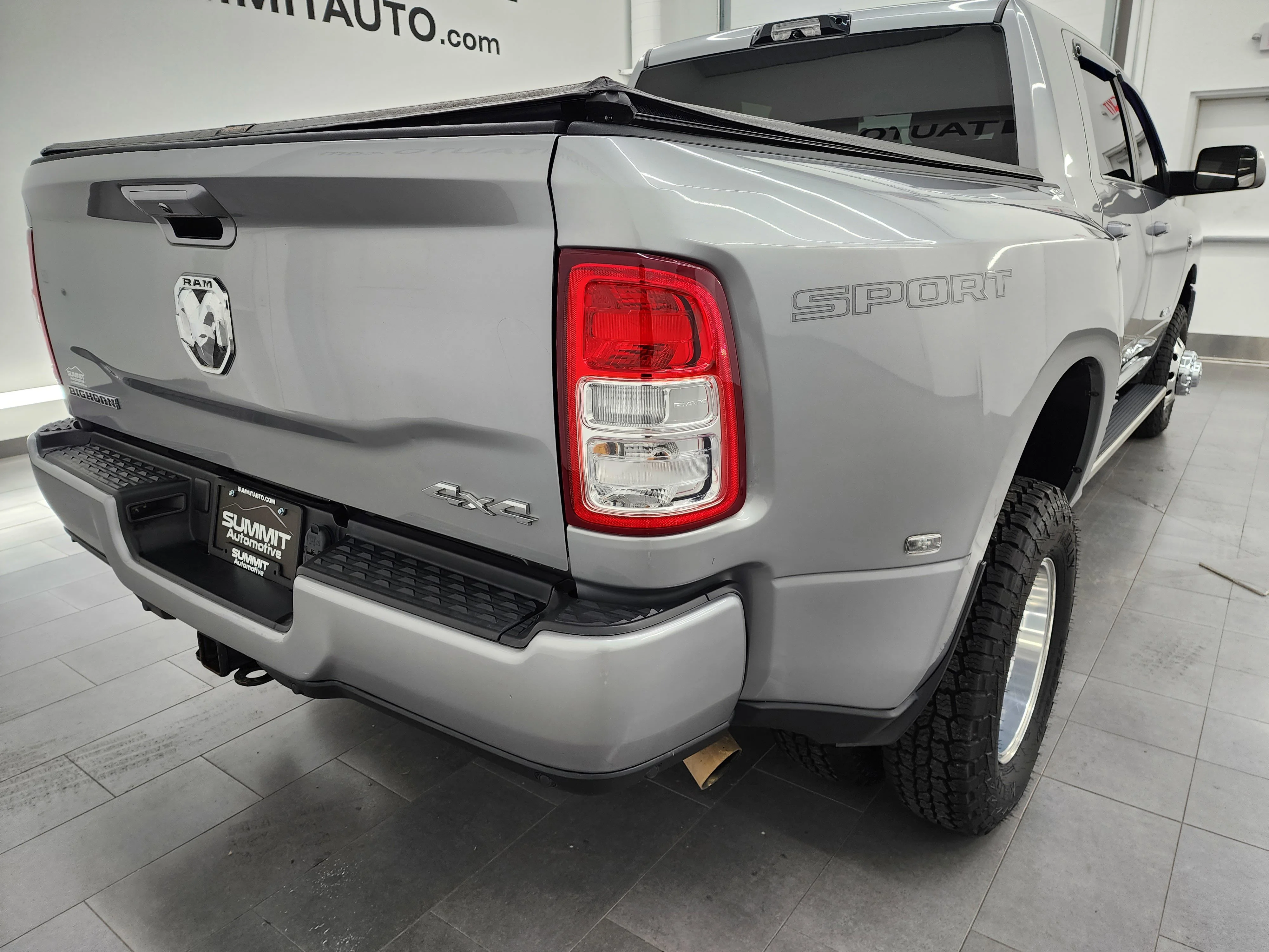 Used 2022 Billet Silver Metallic Clearcoat Ram Big Horn image 4