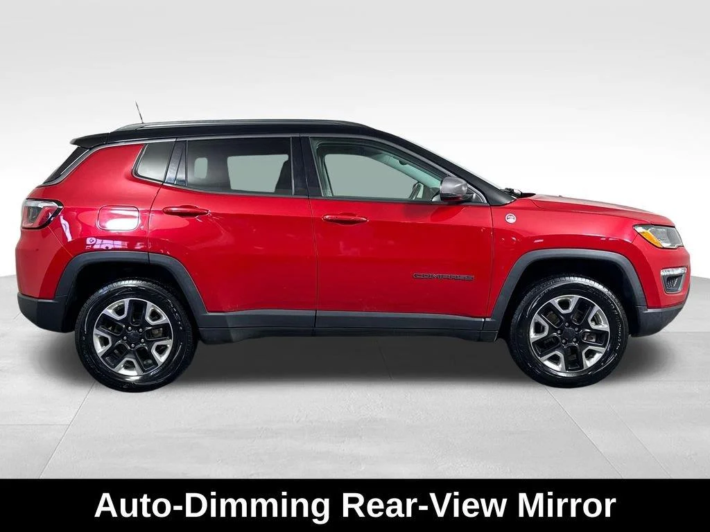 Used 2018 Redline Pearlcoat Jeep Trailhawk image 13