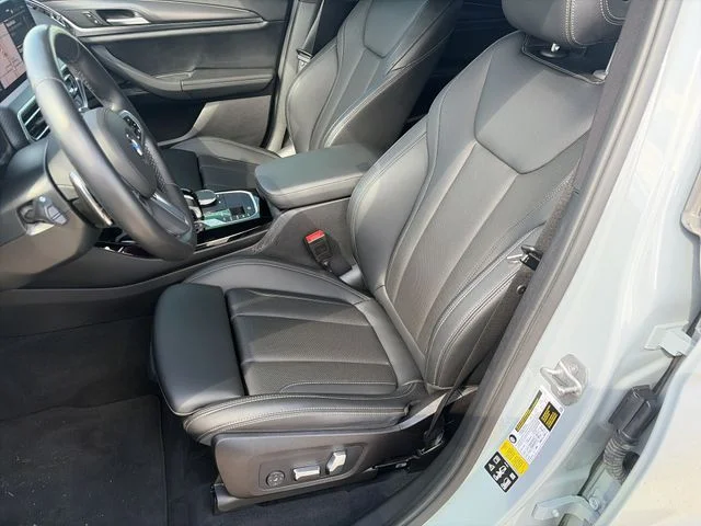 Used 2023 Gray BMW xDrive30i image 10