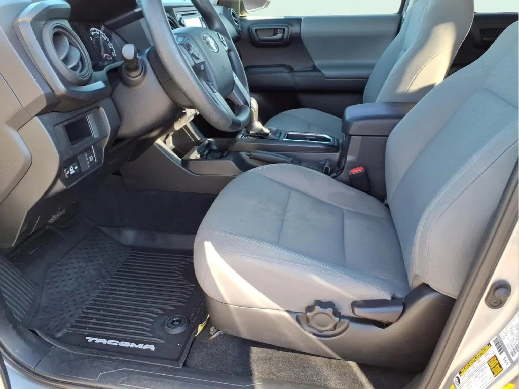 Used 2019 Silver Toyota SR image 20