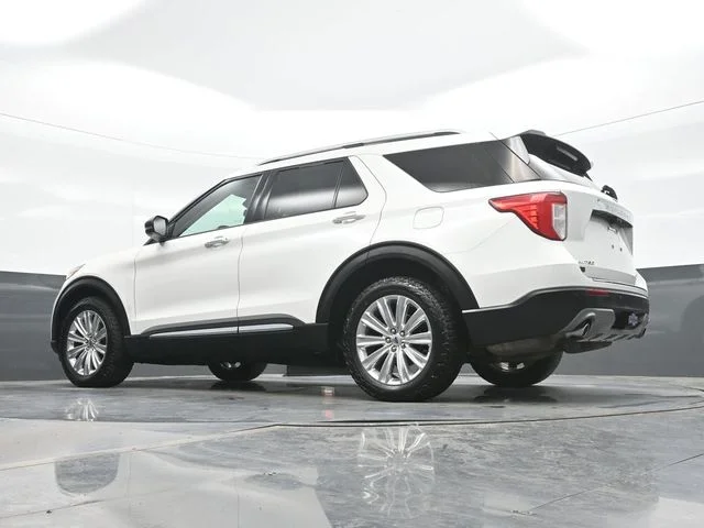 Used 2021 White Ford Limited image 19