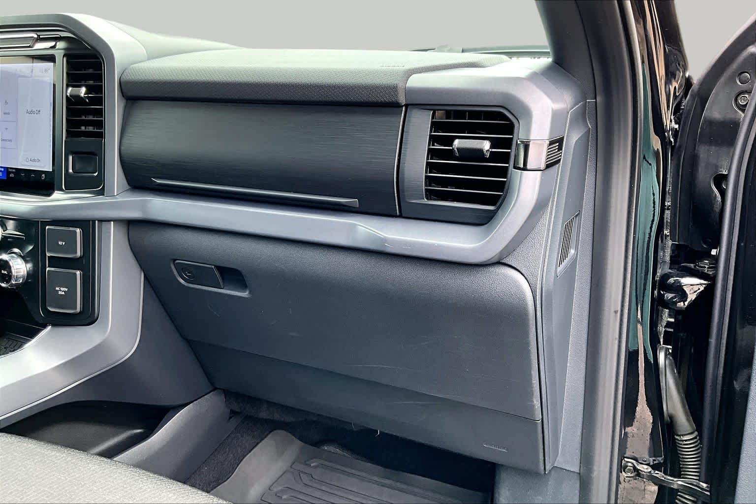 Used 2025 Agate Black Metallic Ford XLT image 19