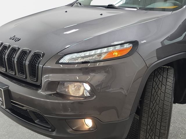 Used 2016 Granite Crystal Metallic Clearcoat Jeep Limited image 30