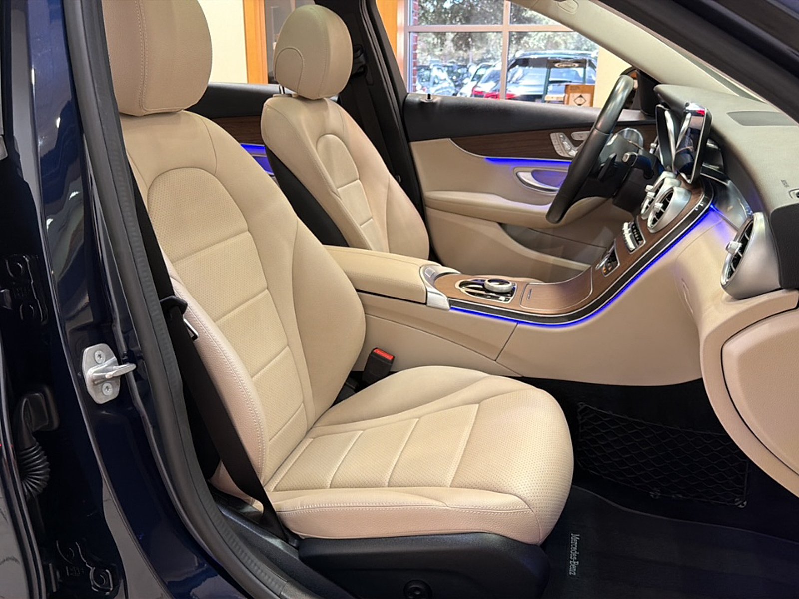 Used 2021 Lunar Blue Metallic Mercedes-Benz 4MATIC® Sedan image 12