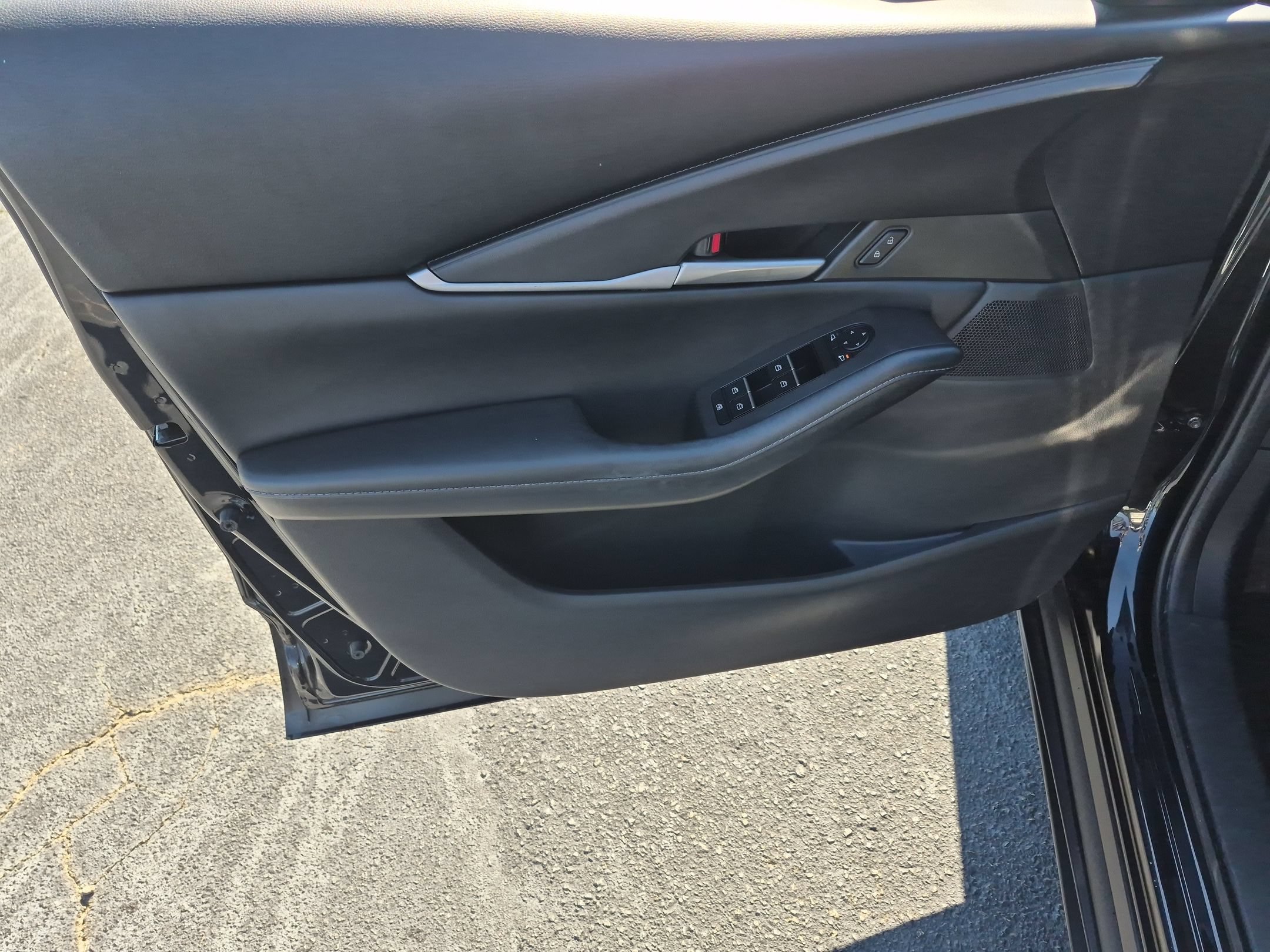 Certified Used 2021 Jet Black Mica Mazda Select image 12