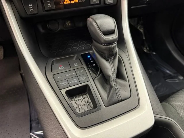 Used 2024  Toyota XLE image 16