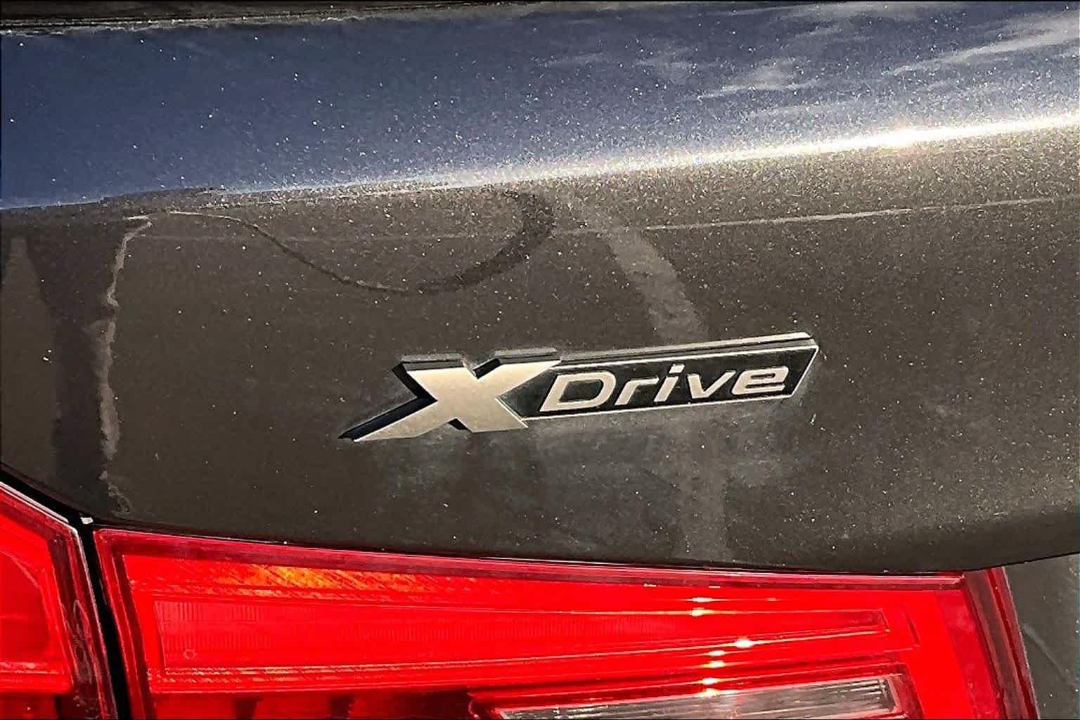 Used 2020 Dark Graphite Metallic BMW M550i xDrive image 30