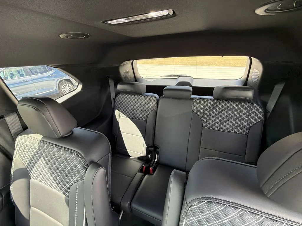 2026 GMC Acadia Denali - Photo 15