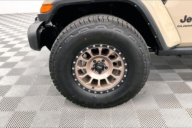 Used 2022 Limited Edition Gobi Clearcoat Jeep Willys image 10