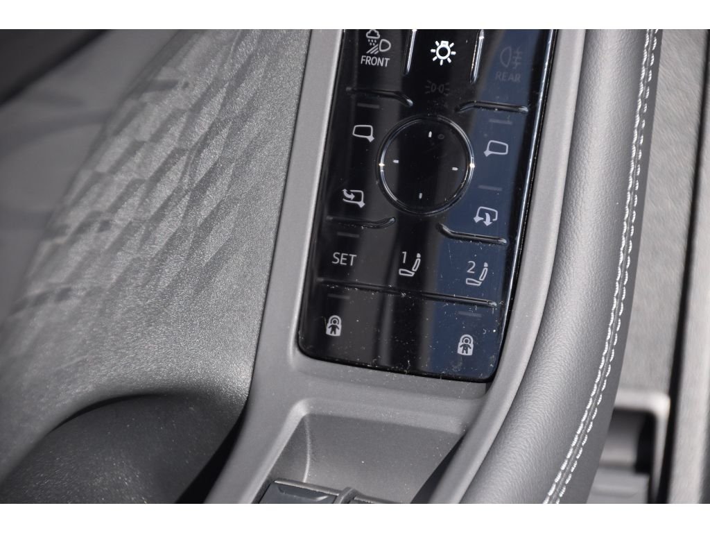 Used 2025 Florett Silver Metallic Audi Premium Plus image 25
