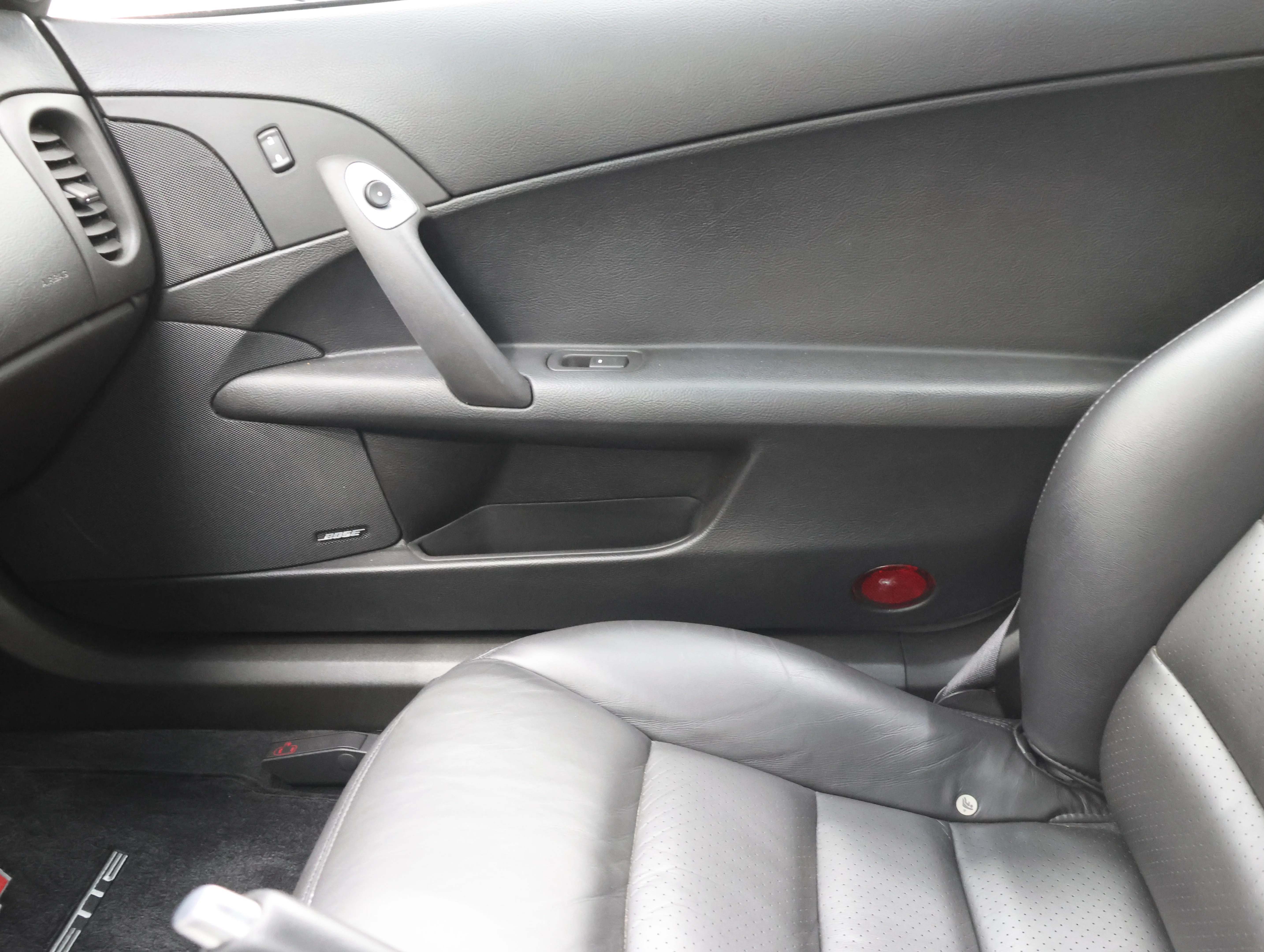 Used 2005 Machine Silver Metallic Chevrolet Base image 11