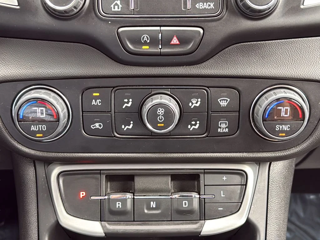 Used 2023 Silver GMC SLE image 26