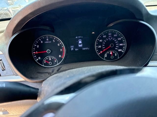 Used 2019 White Kia LX image 14