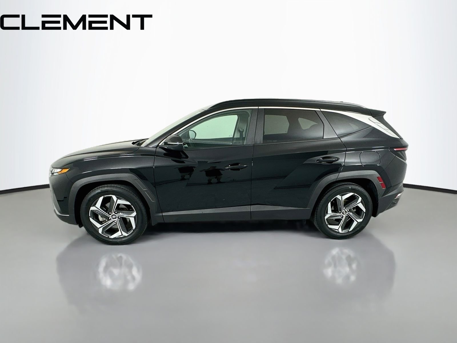 Certified Used 2022 Black Hyundai SEL image 6