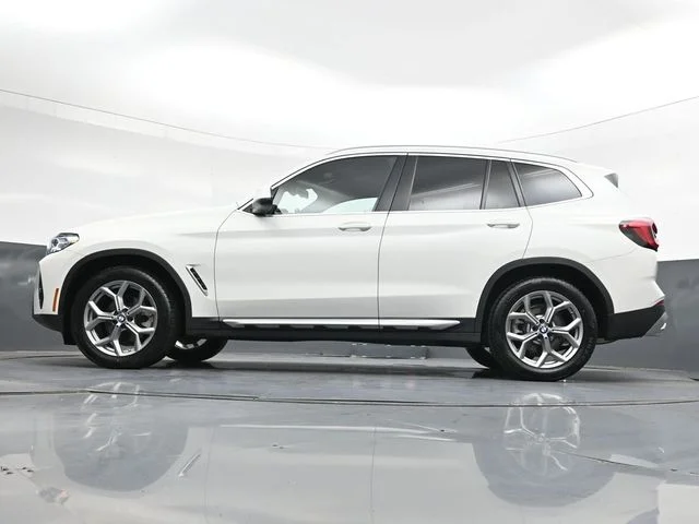 Used 2024  BMW xDrive30i image 35
