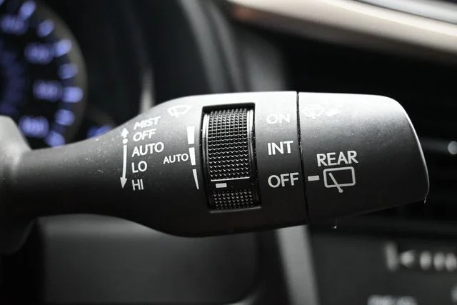 Used 2021 White Lexus 350 image 22