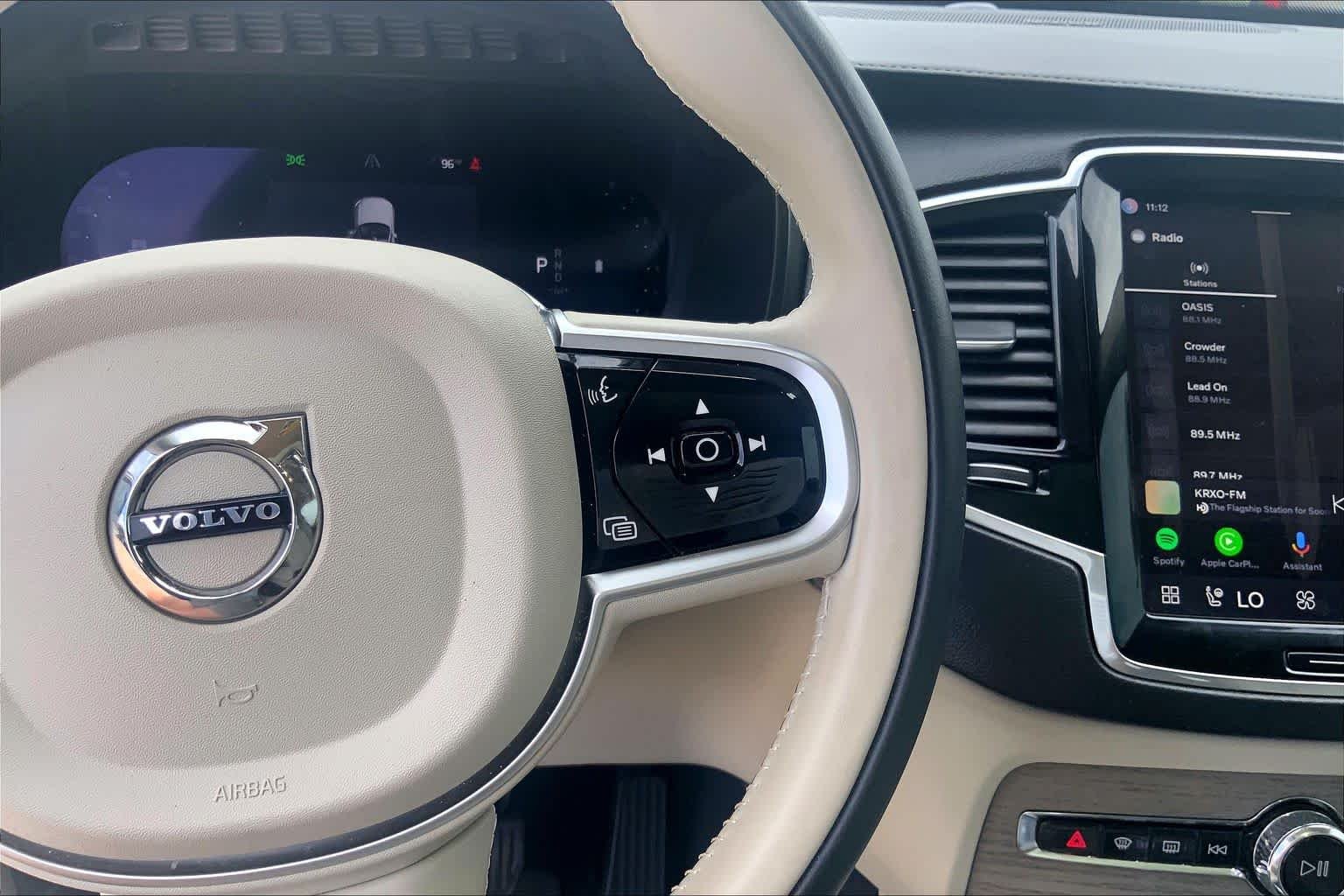 Used 2025 WHITE Volvo Ultra image 24