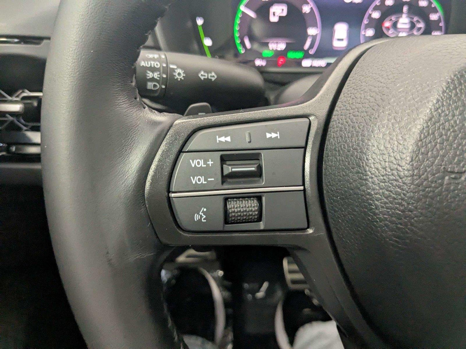 Used 2023 Platinum White Pearl Honda Sport image 16