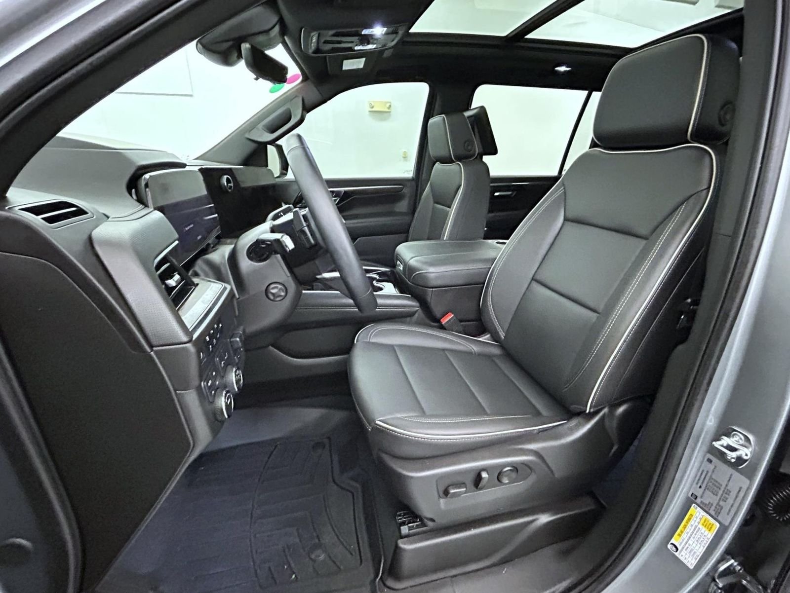 Used 2025 Gray Chevrolet Premier image 10
