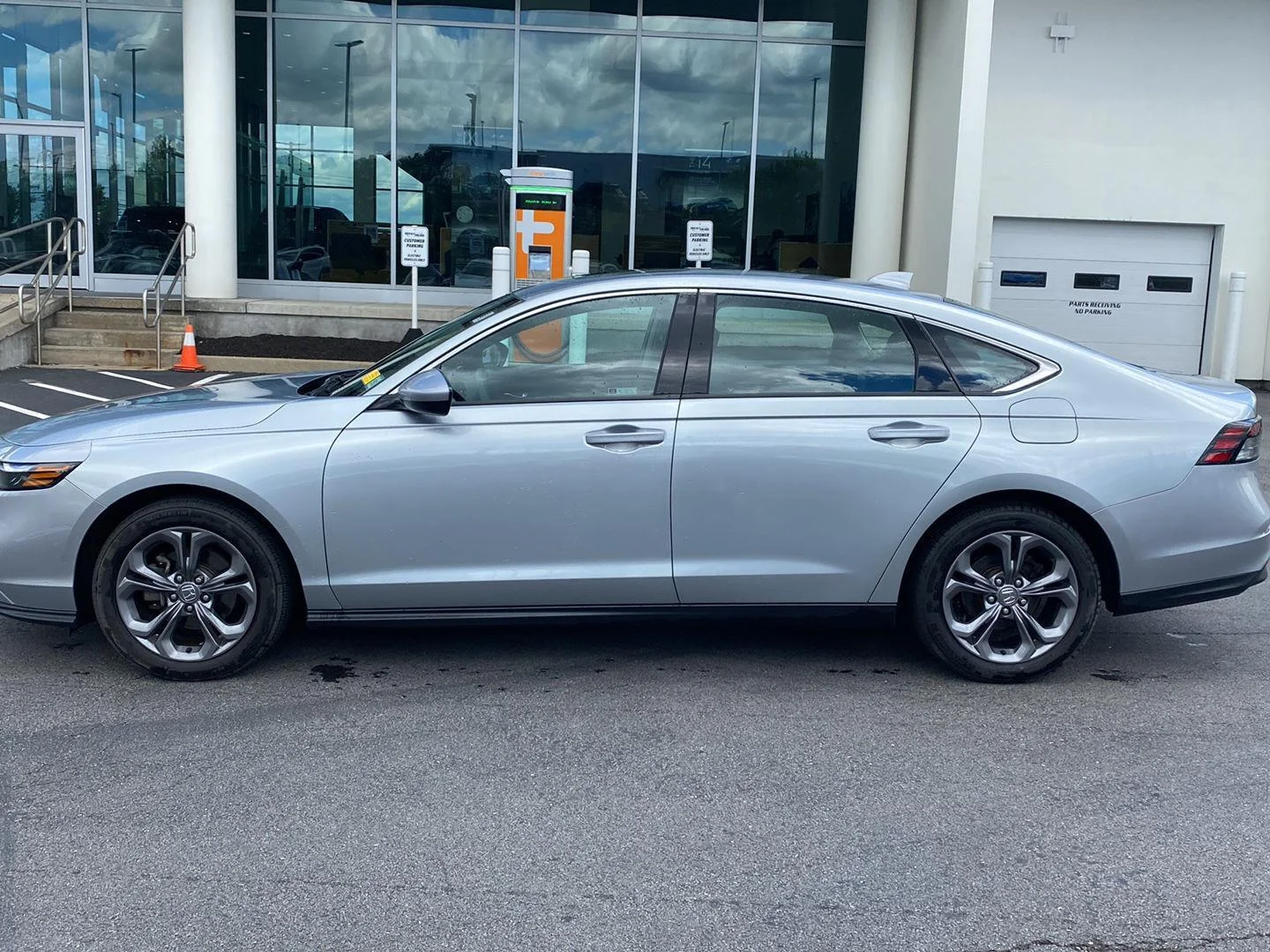 Used 2024 Solar Silver Metallic Honda EX image 4