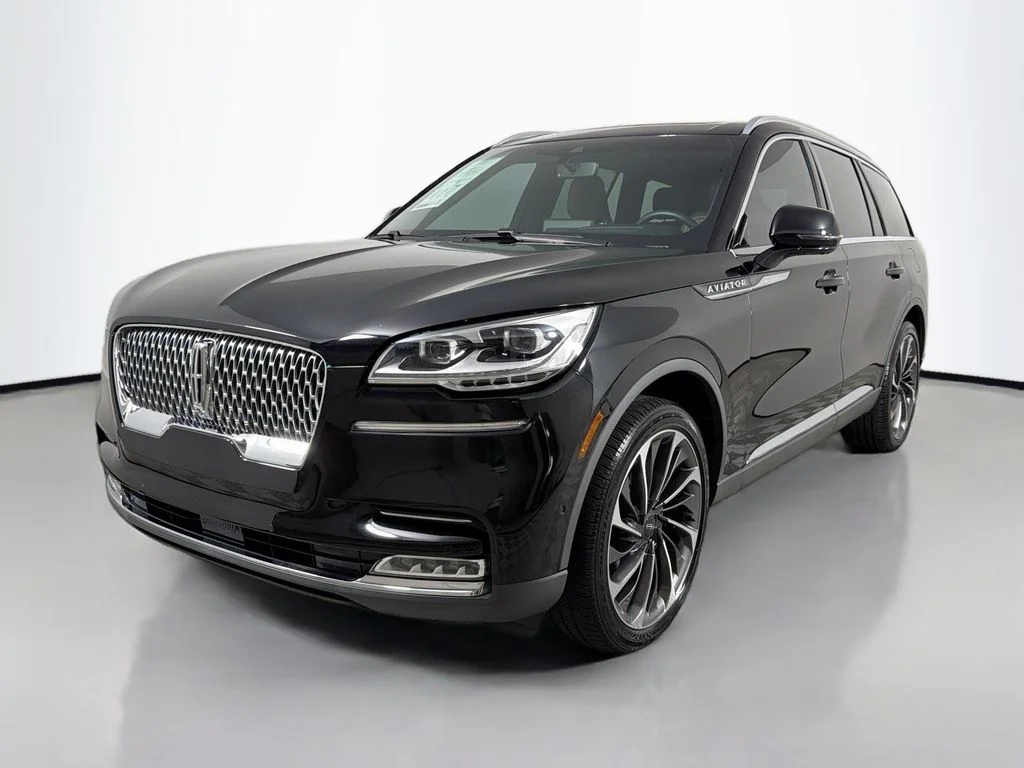 Used 2021 Black Lincoln Reserve image 1