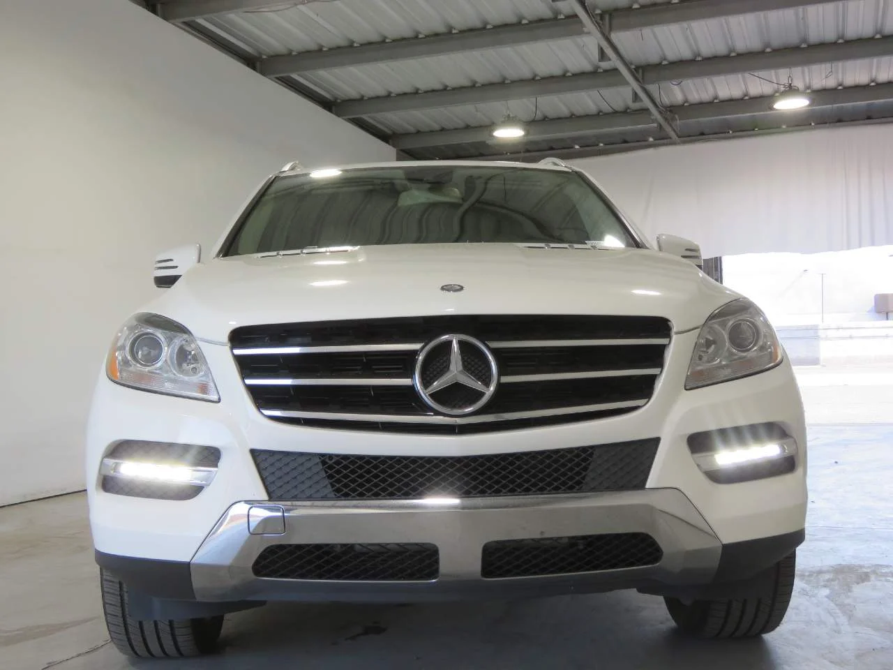Used 2015 Polar White Mercedes-Benz ML 350 image 2