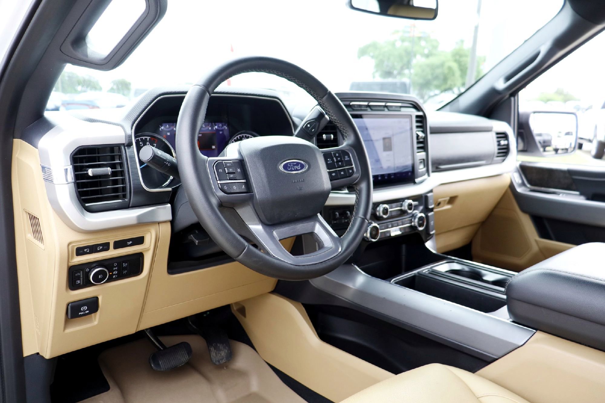 Certified Used 2023 Oxford White Ford XLT image 8