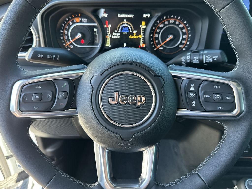 New 2026 Bright White Clear-Coat Exterior Paint Jeep Sahara image 14