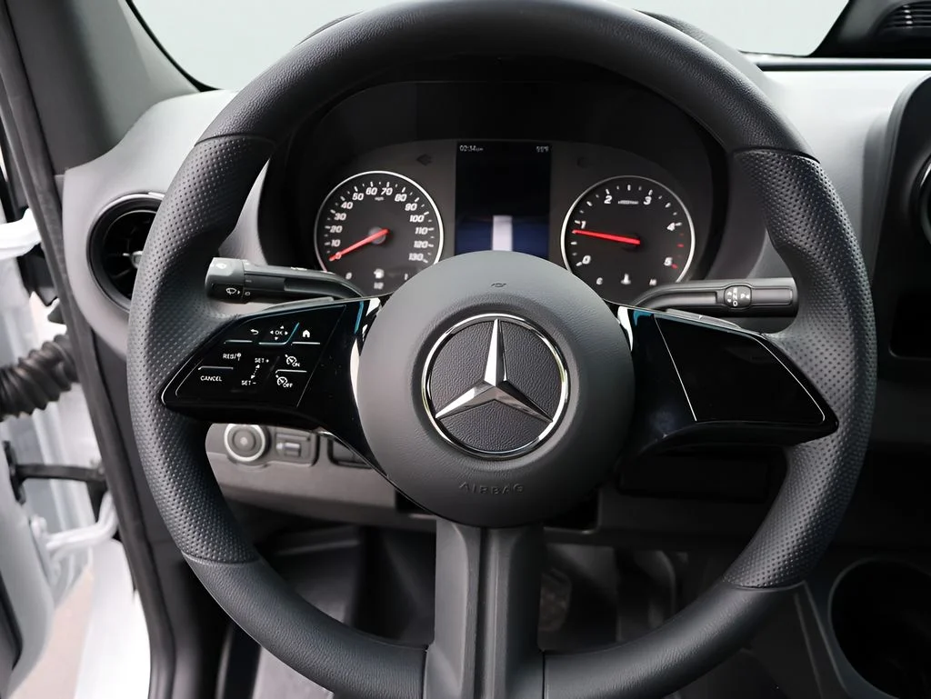 New 2026 Arctic White Mercedes-Benz Cargo 144 WB image 32