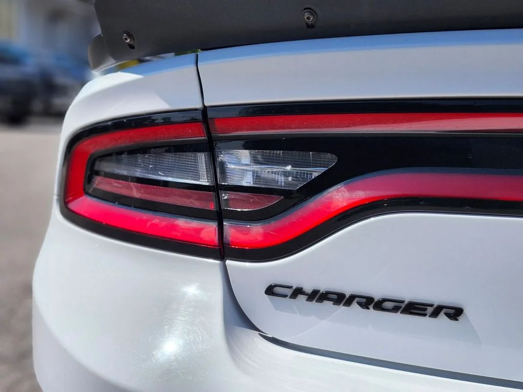 Used 2015 White Dodge R/T Scat Pack image 9