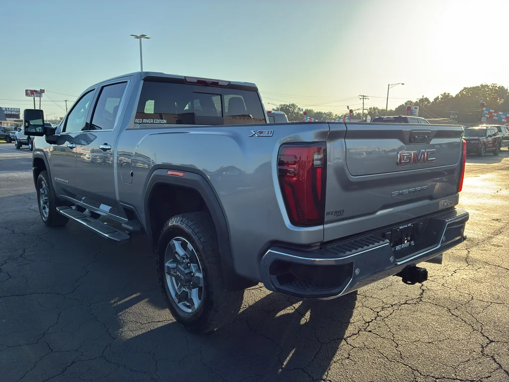 Used 2025 Sterling GMC SLT image 7
