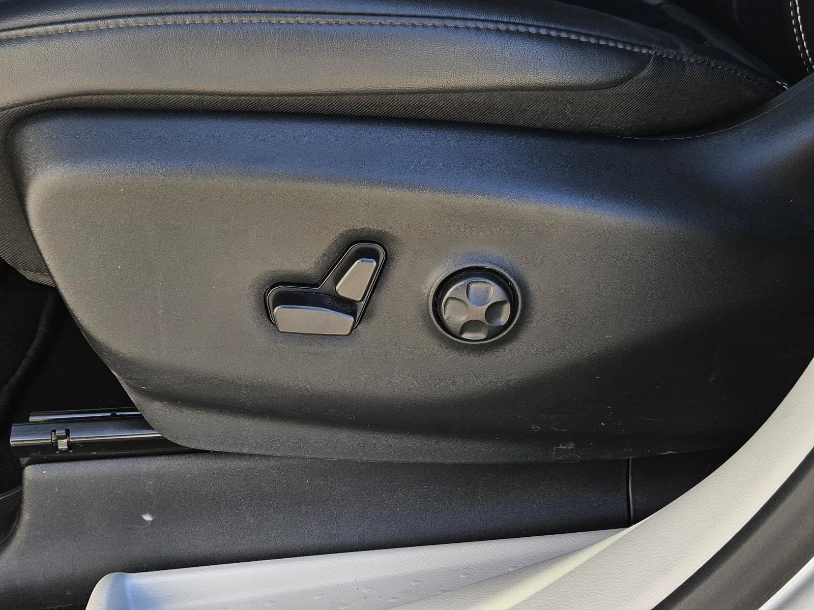 2024 Chrysler Pacifica Touring L - Photo 26