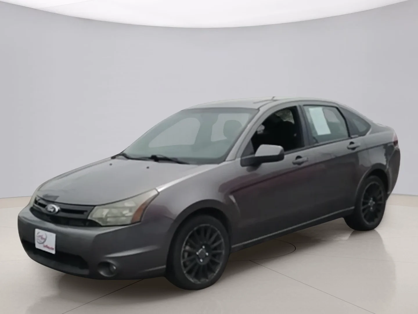 Used 2010 Gray Ford SES image 1