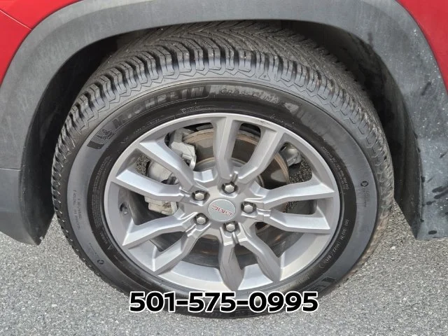 Used 2022 Red GMC SLT image 19