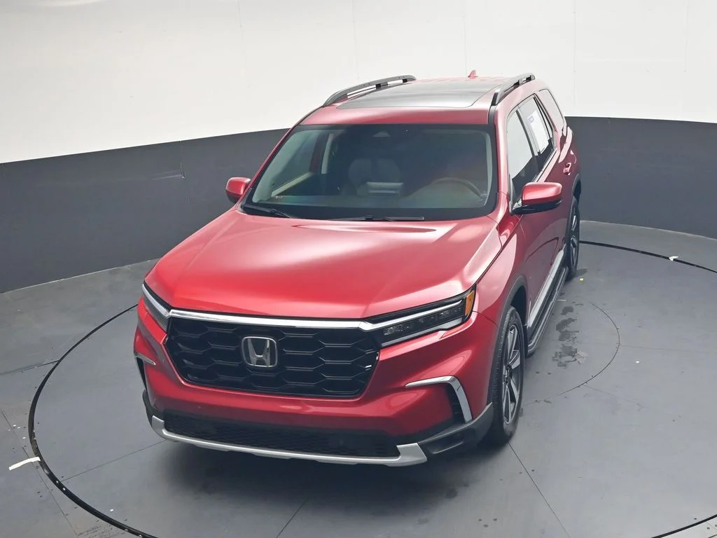 Used 2024 Radiant Red Metallic II Honda Touring image 23