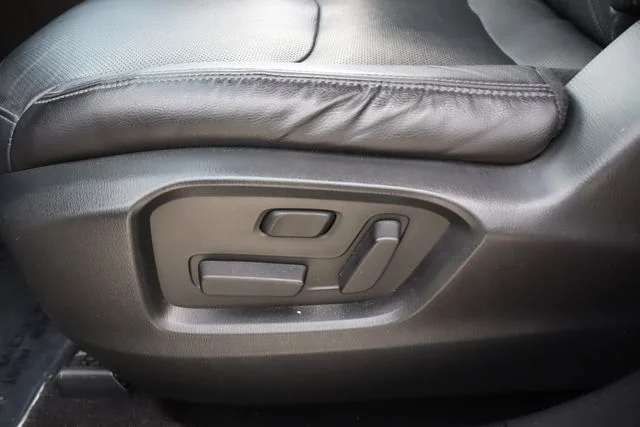 Used 2021 Snowflake White Pearl Mazda Touring image 11