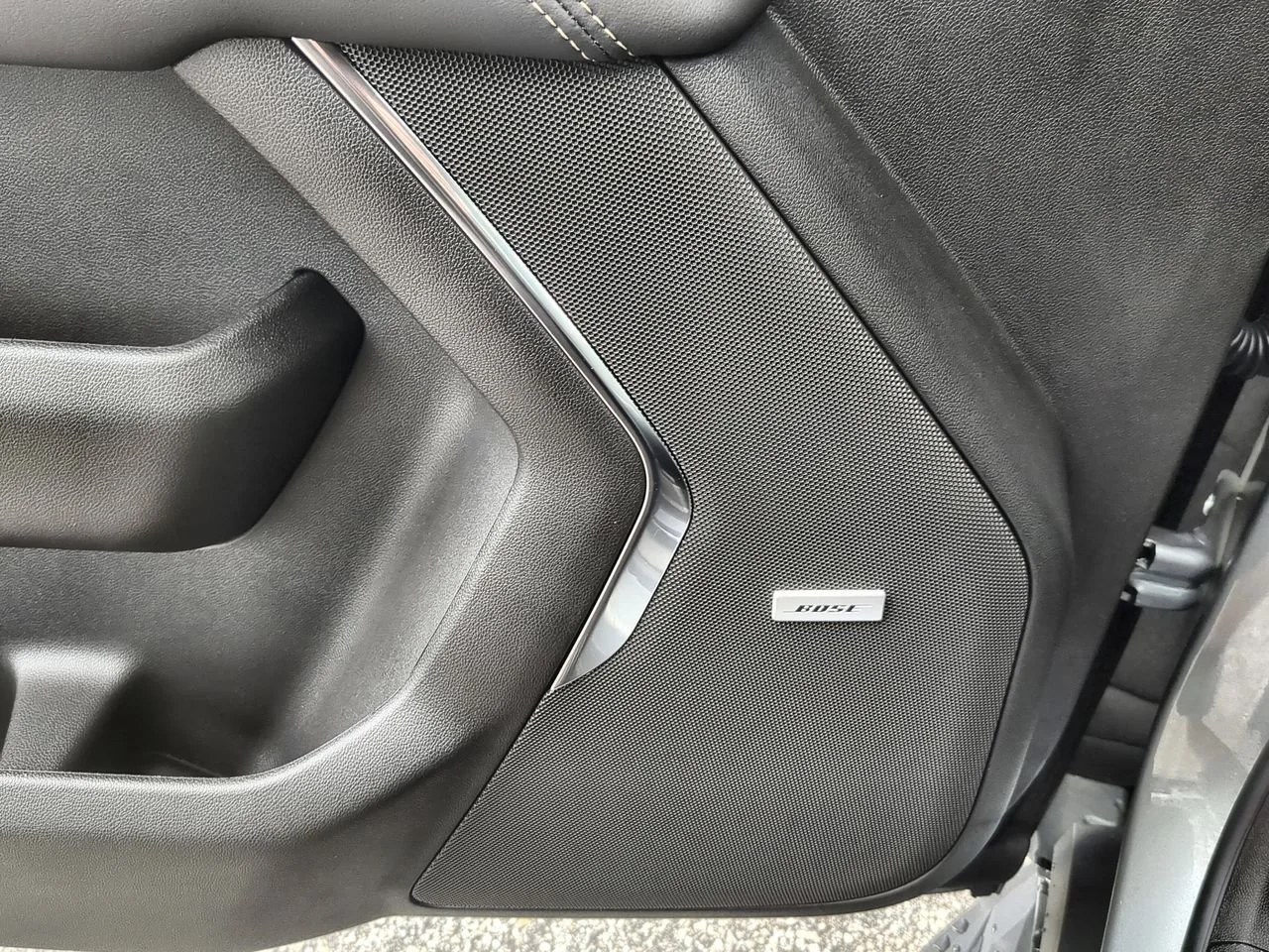 New 2026 Sterling Metallic GMC Elevation image 24