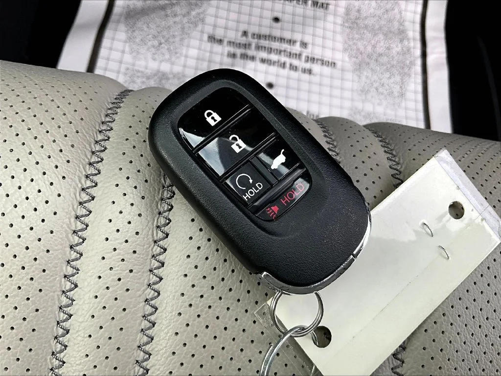 Used 2026 White Honda EX-L image 34