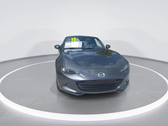 Used 2017  Mazda Grand Touring image 2