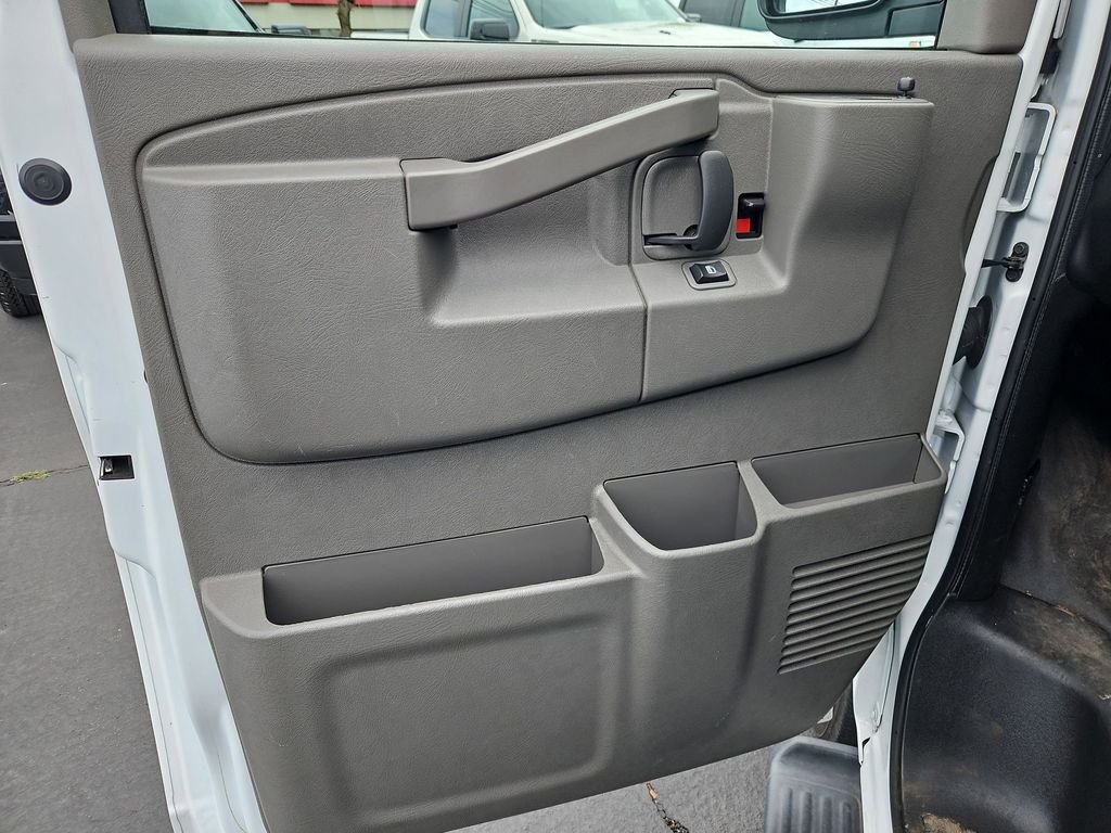 Used 2023 Summit White Chevrolet LS image 9