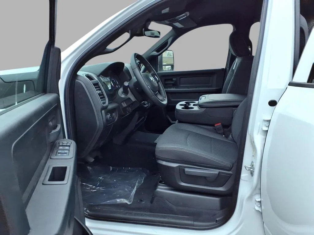 New 2026 Bright White Clearcoat RAM Tradesman image 20