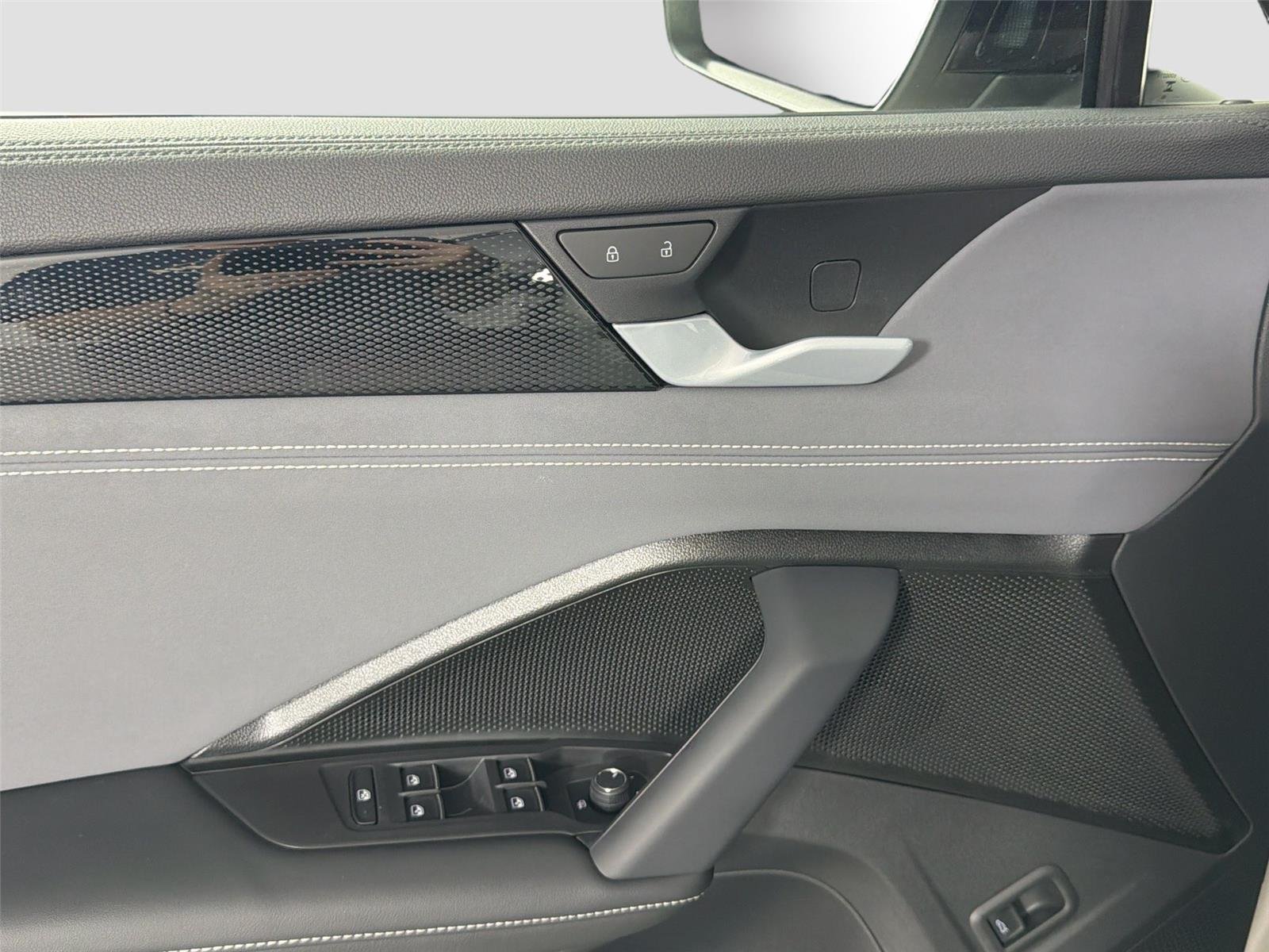 New 2026 Sandstone w/Deep Black Roof Volkswagen SE R-Line Black image 16