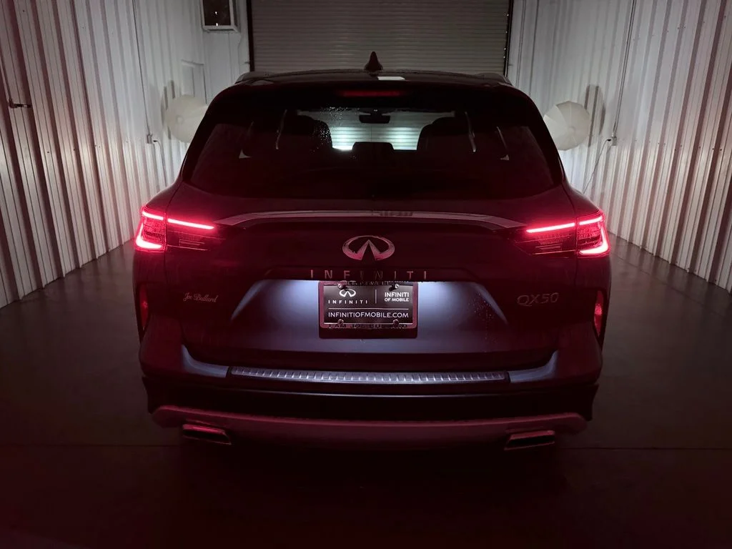 Certified Used 2023 Gray INFINITI LUXE image 9