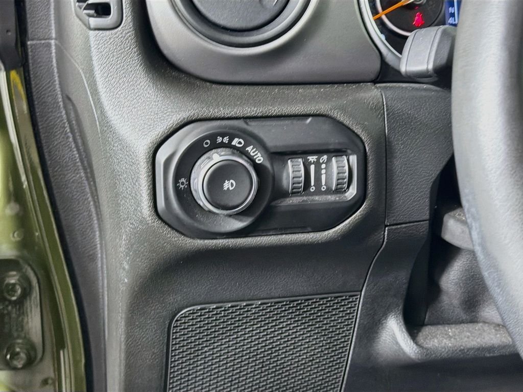 Used 2021 Green Jeep Unlimited Willys image 10