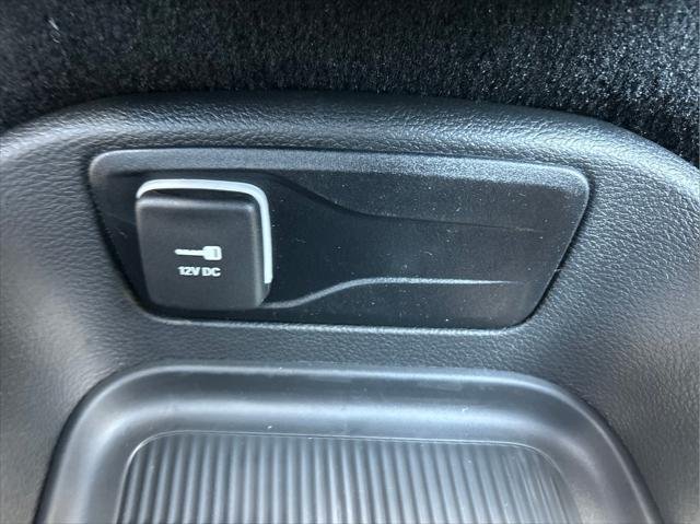 New 2027 Hydro Blue Pearl-Coat Exterior Paint Chrysler Select image 31