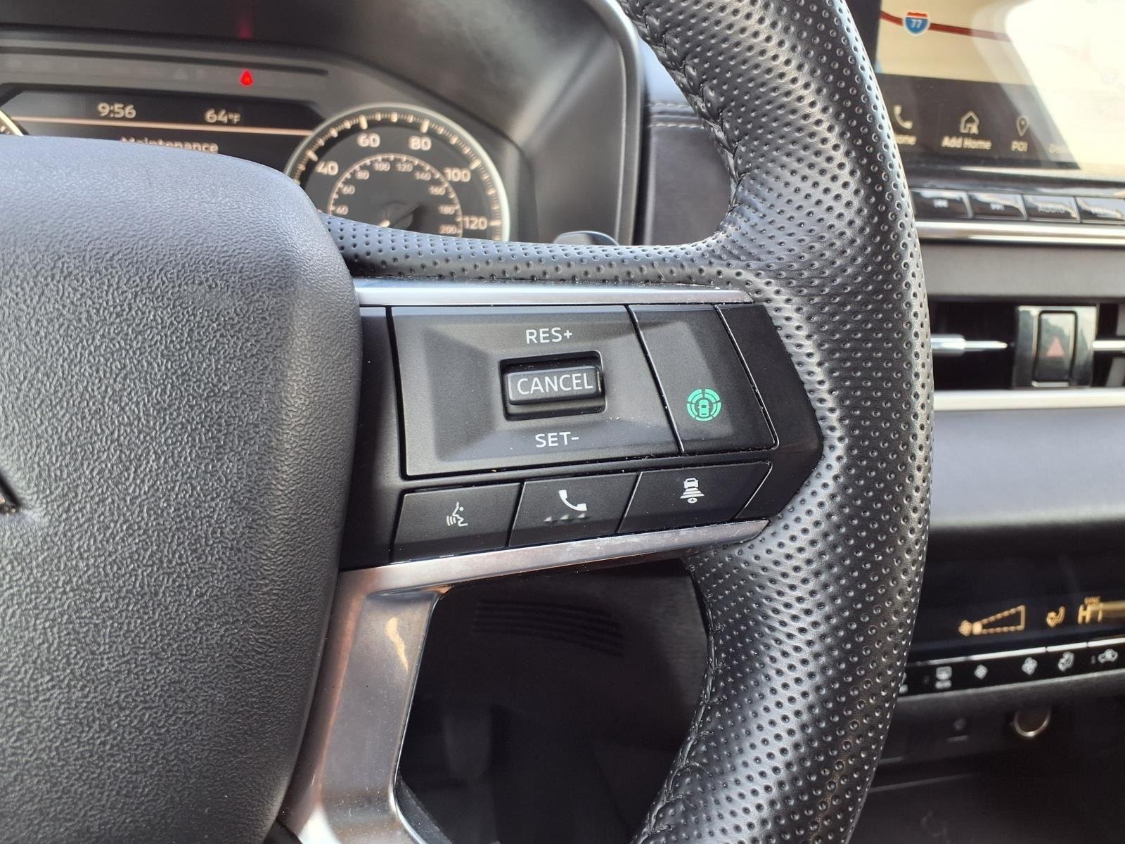 Used 2024  Mitsubishi SE image 28
