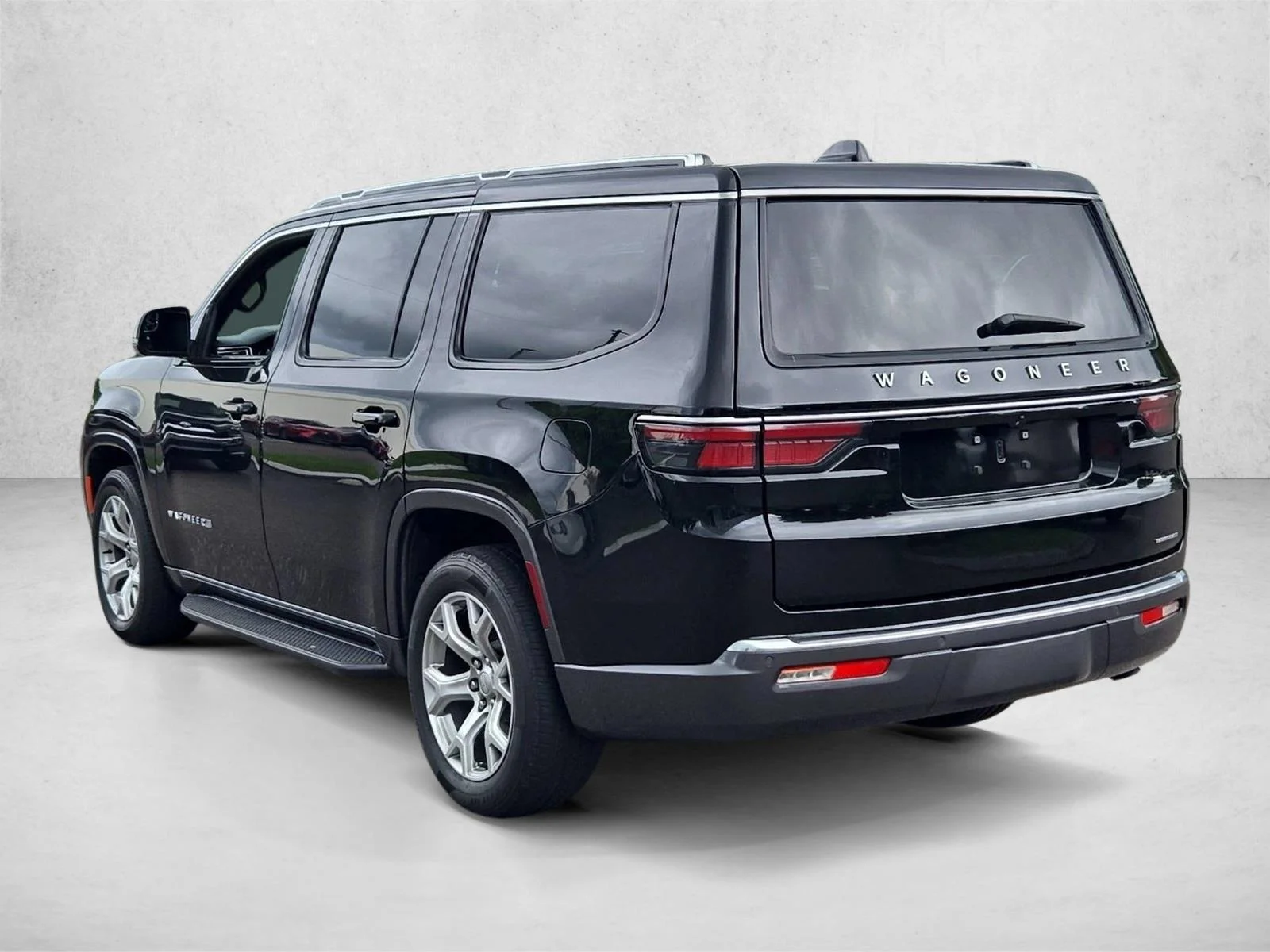 Used 2022 Diamond Black Crystal Pearlcoat Jeep Series II image 8