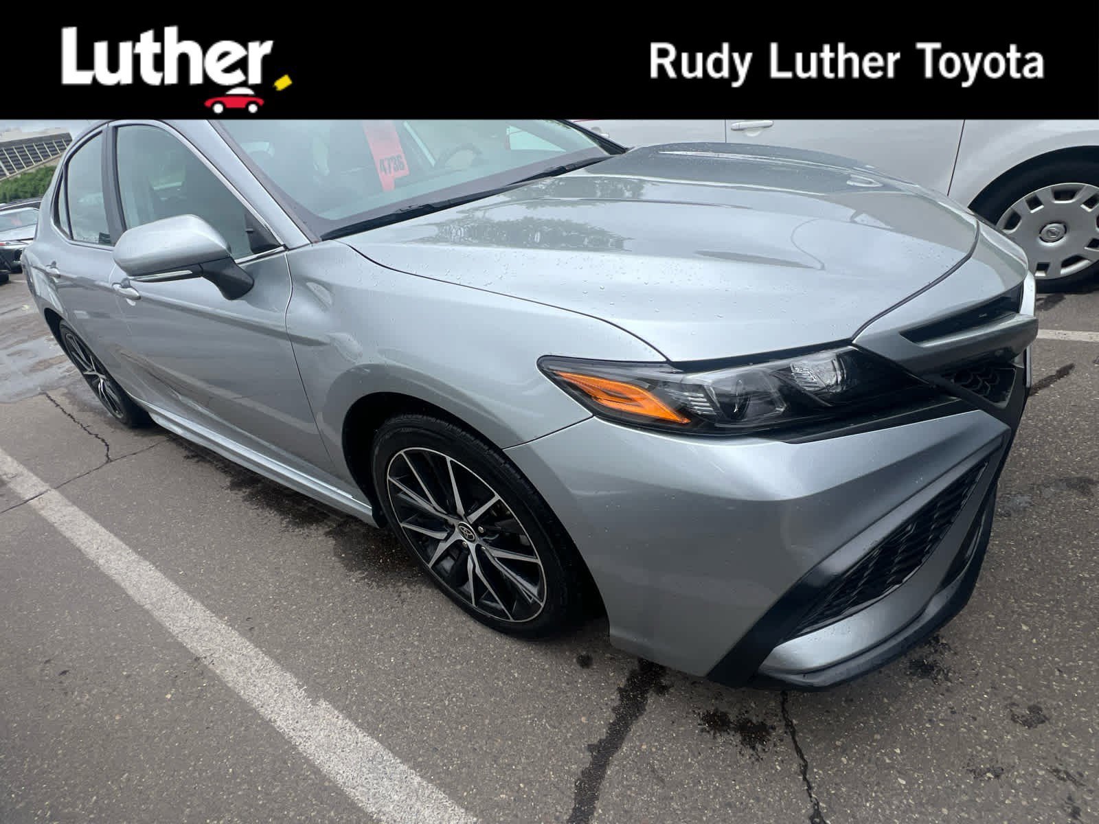 2023 Toyota Camry SE's photo