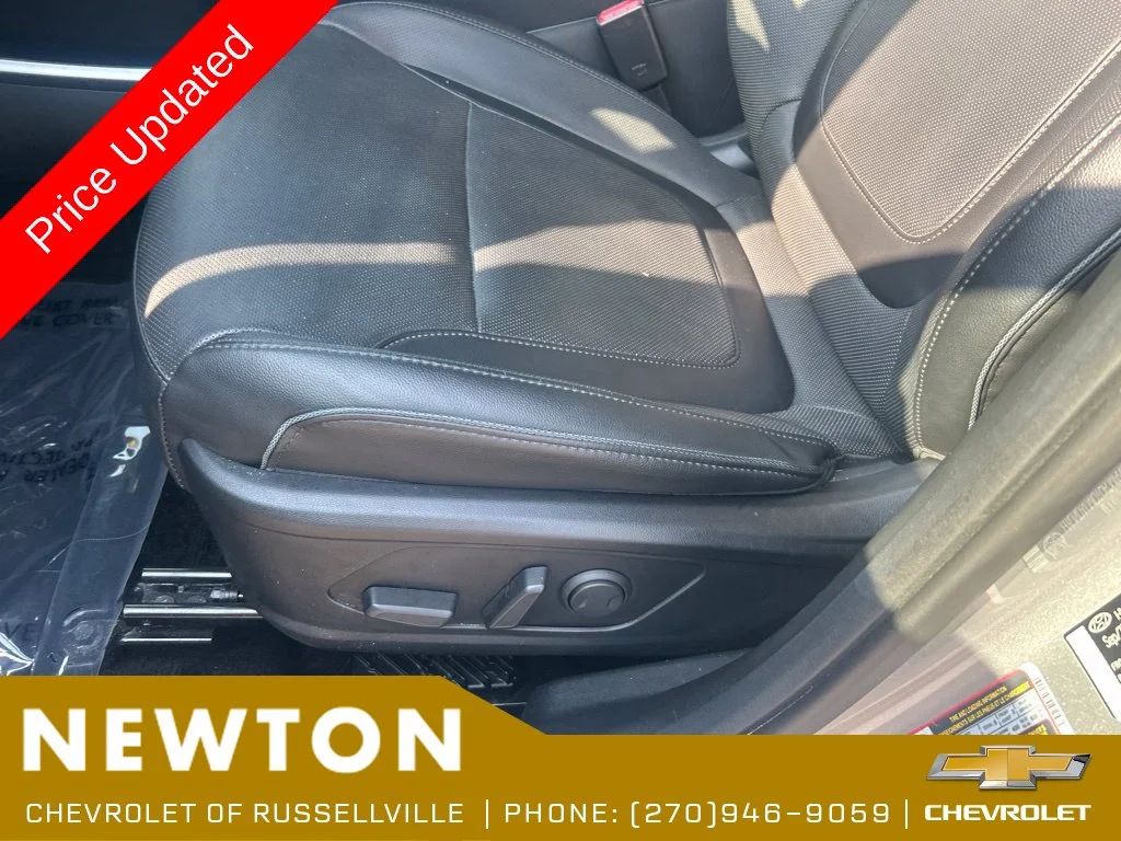 Used 2024 Shimmering Silver Hyundai Limited image 6