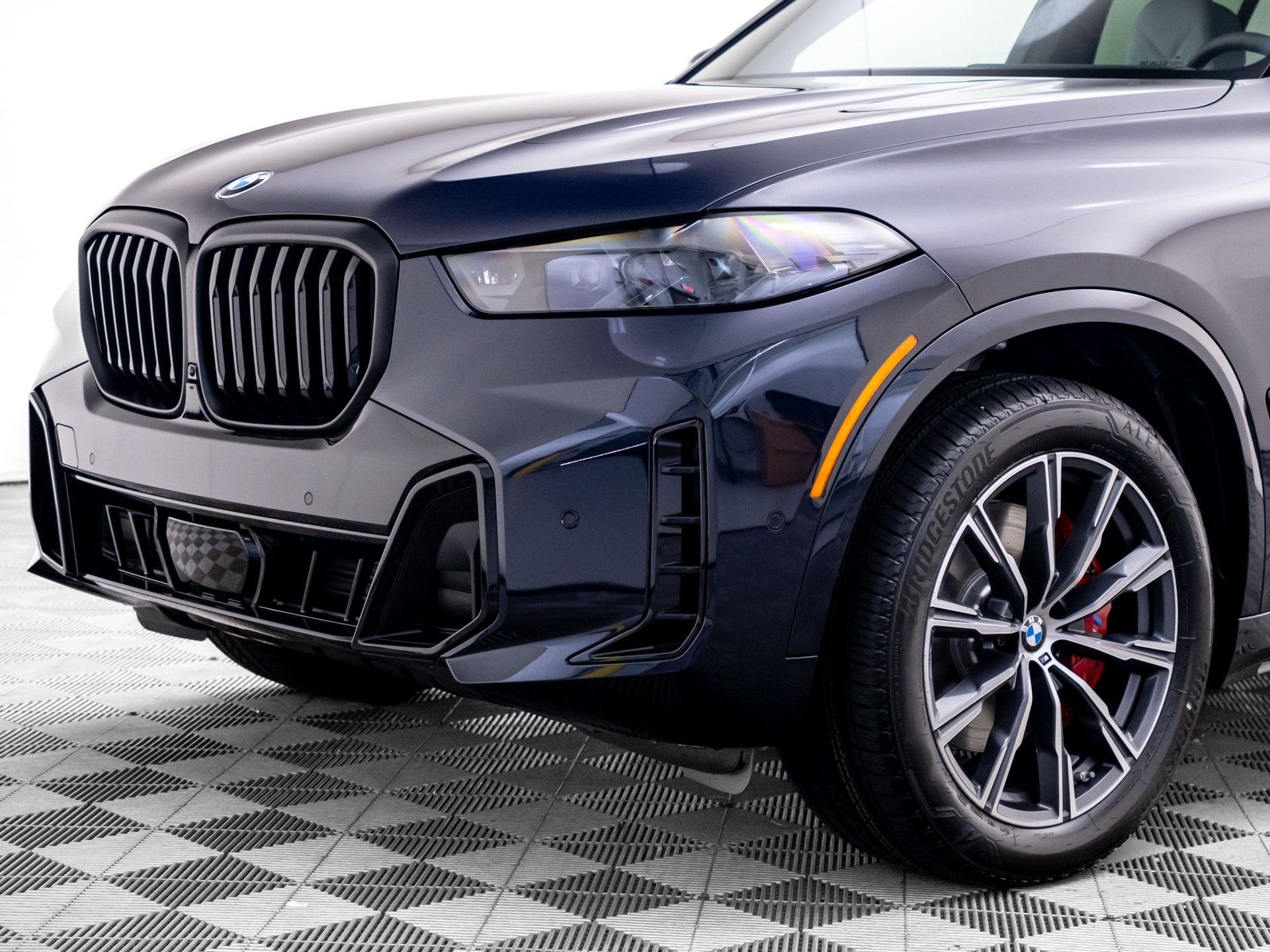 New 2026 Carbon Black Metallic BMW xDrive40i image 38